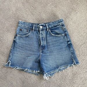 Zara Women's Blue Denim High-Rise Shorts Size 4